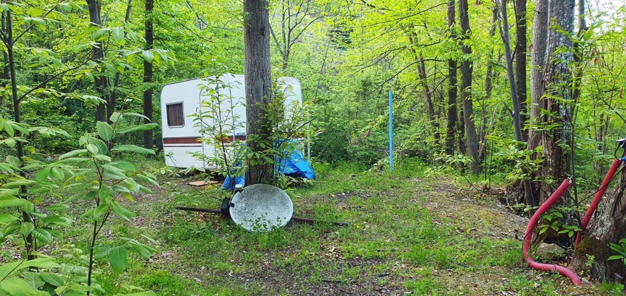 Camping Le P'Tit Bonheur Escaro Kültér fotó