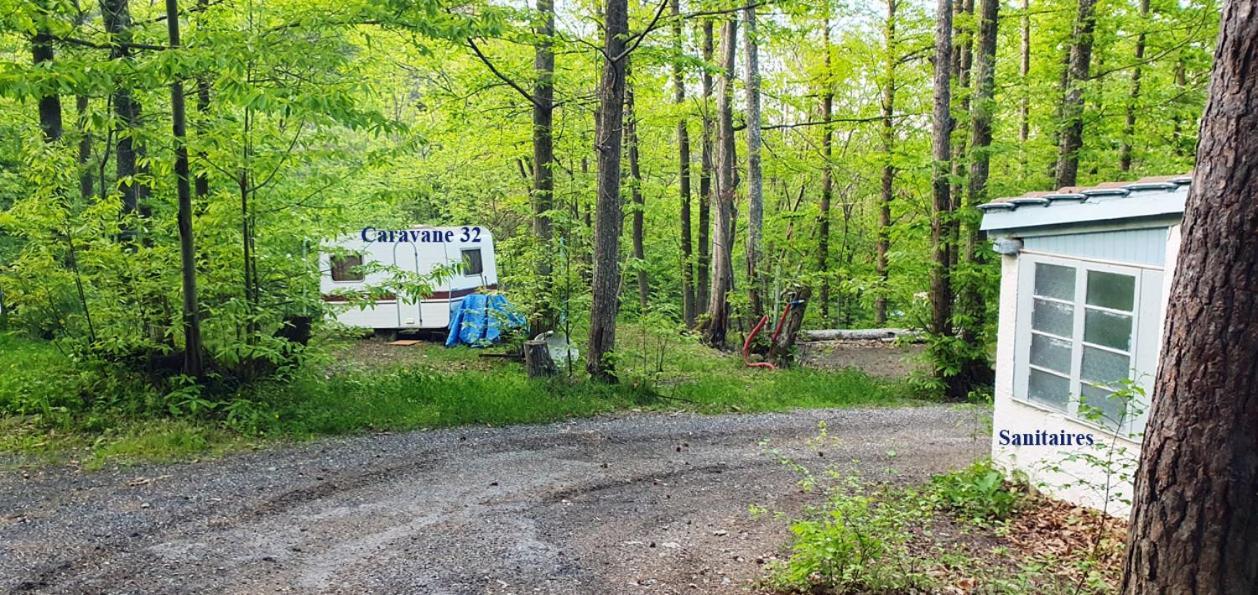 Camping Le P'Tit Bonheur Escaro Kültér fotó